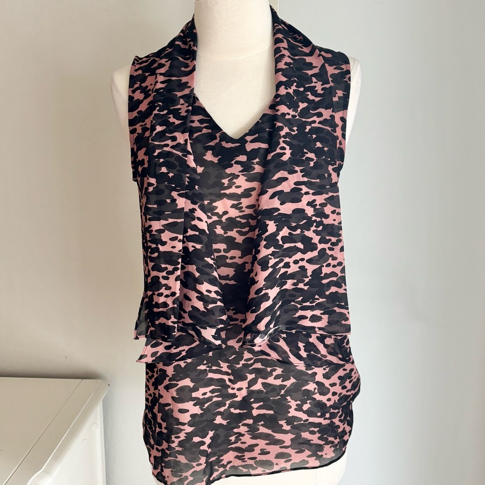 Cabi Sleeveless Chiffon Abstrast Print Tie Neck Blouse in Pink Black, Size XS